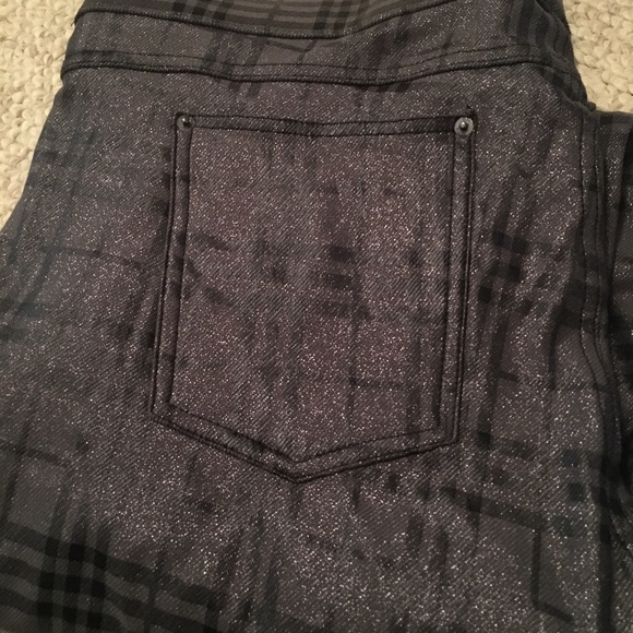 Hue Metallic size small plaid leggings in NWT - Picture 6 of 8